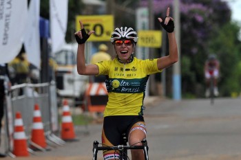 Polegatch vence 3ª etapa e lidera a 2ª Volta Ciclística Feminina