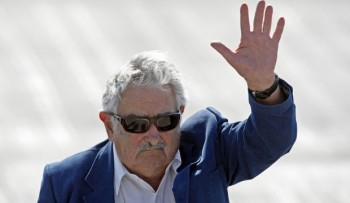 Presidente do Uruguai, Jose Mujica, em visita ao Chile, no dia 25 deste mês (Foto: Luis Hidalgo/AP)