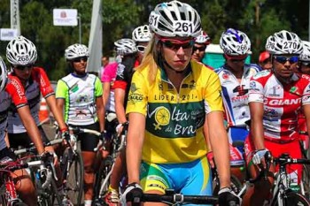 Ana Paula Polegatch ficou ainda mais próxima do bicampeonato na Volta Ciclística Feminina do Brasil 2014 - Foto: Ivan Storti / FPCiclismo