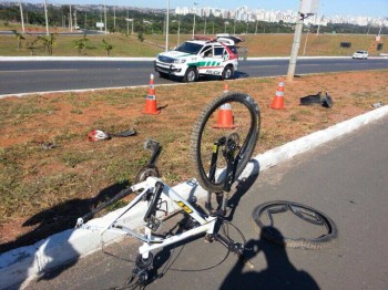 A bicicleta de Francisco ficou completamente destruída com o atropelamento - Foto: Klaudeir Teles Alspher