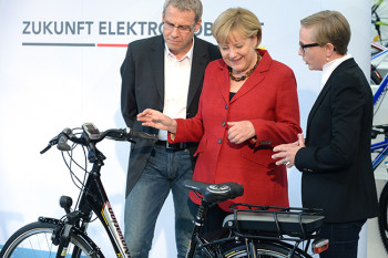 A primeira ministra alemã Angela Merkel inaugura a edição 2013 da Eurobike