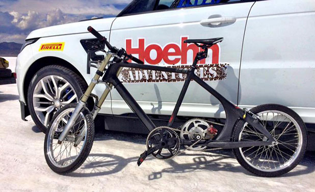 Para estabelecer o novo recorde, Denise utilizou uma bicicleta de pinhão fixo especialmente construída pela KHS Cycles