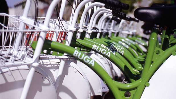 A cidade portuguesa de Aveiro foi uma das precursoras do sistema de compartilhamento público de bicicletas no páis - Foto: Divulgação / BUGA